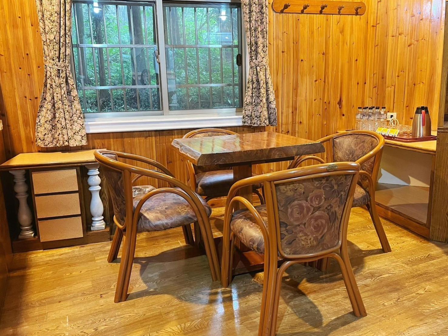 Gemlu Villa Lugu Dış mekan fotoğraf